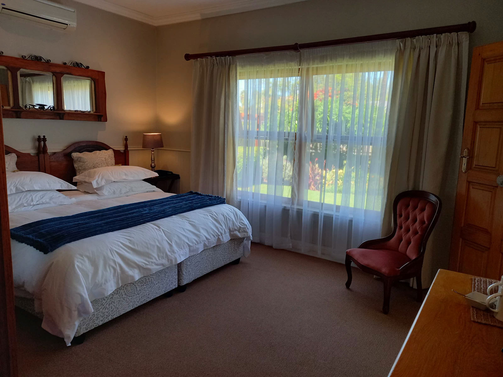 La Pension Guesthouse - Room 1 - Twin Room To King Room