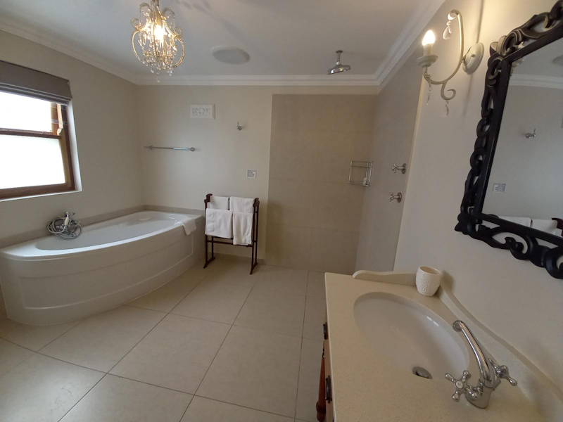 La Pension Guesthouse - Room 3 - King Room